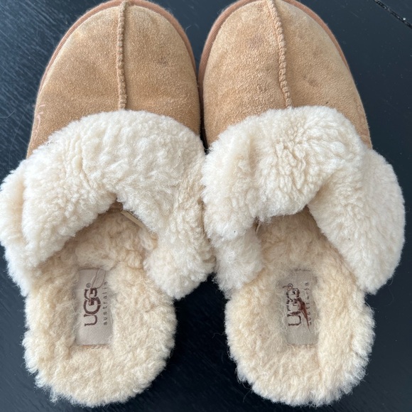 UGG shearling slippers - Picture 2 of 5